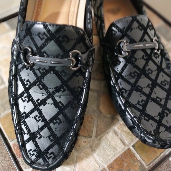 Men's Black Loafers with Patterned Design - Picture 3 of 10